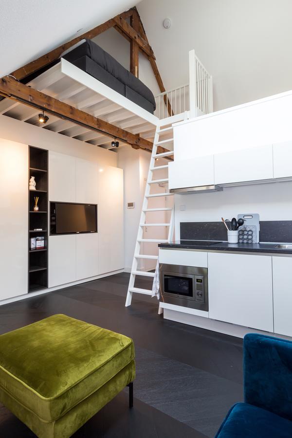 Book & Apartment *